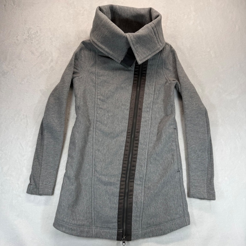 Lululemon Virasana Blanket wrap Jacket Funnel Neck Asymmetrical Zip Gray Size 4